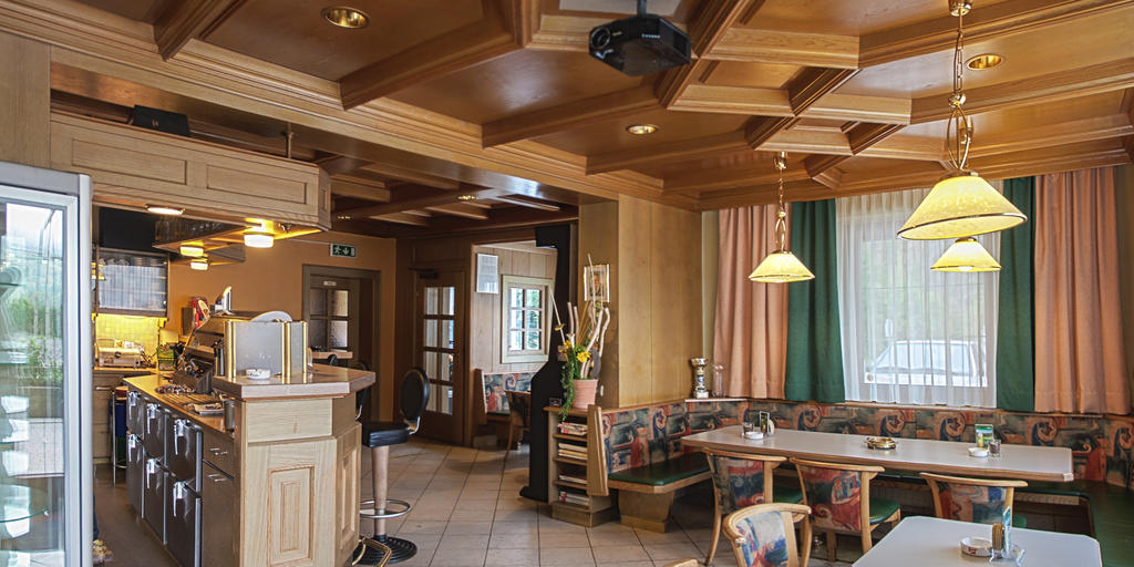 Cafe Landerl Hotel Matrei in Osttirol Exterior photo