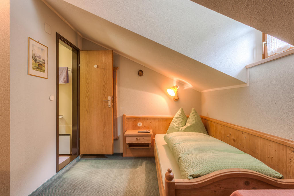 Cafe Landerl Hotel Matrei in Osttirol Room photo
