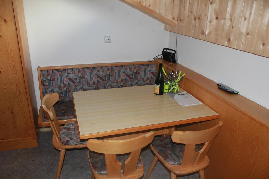 Cafe Landerl Hotel Matrei in Osttirol Room photo